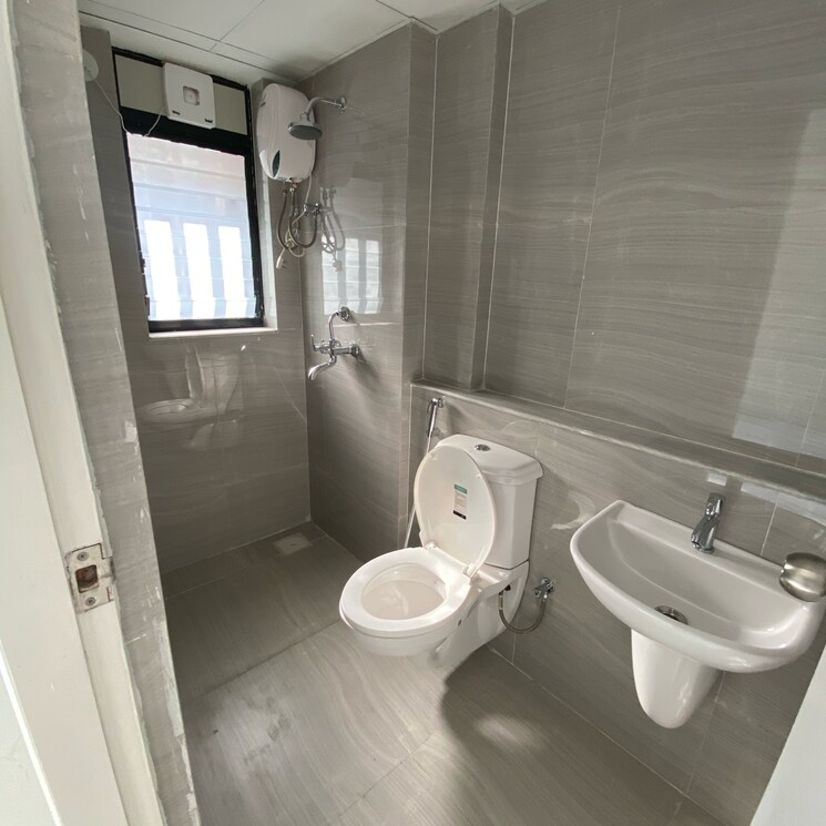 Bathroom, runwal-gardens-phase-2 1 Bedroom 435 Sq.Ft. Apartment In Kalyan Shilphata Road Thane 8785197