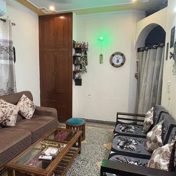 Living Room in 2.5 BHK Villa at Sector 22b – for Rent
