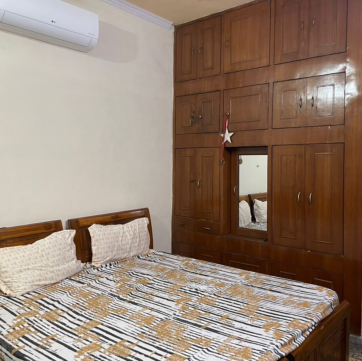 2.5 BHK Villa For Rent in Sector 22B
