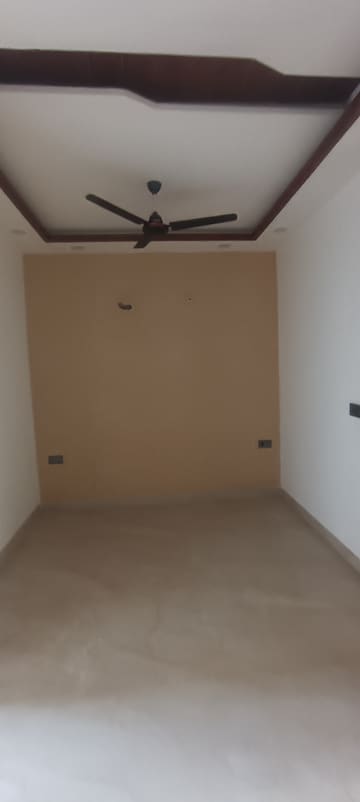Room in 3 BHK Builder Floor at Soha Neal City, Sector 98 – for Sale
