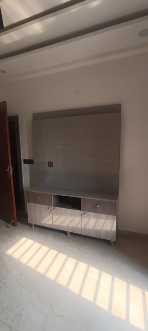 Furnished Amenities in 3 BHK Builder Floor at Soha Neal City, Sector 98 – for Sale