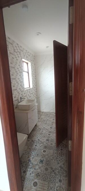 Bathroom in 3 BHK Builder Floor at Soha Neal City, Sector 98 – for Sale