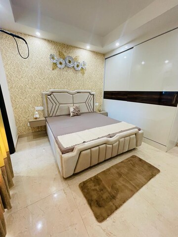 Bedroom in 3 BHK Builder Floor at Vip Road – for Rent