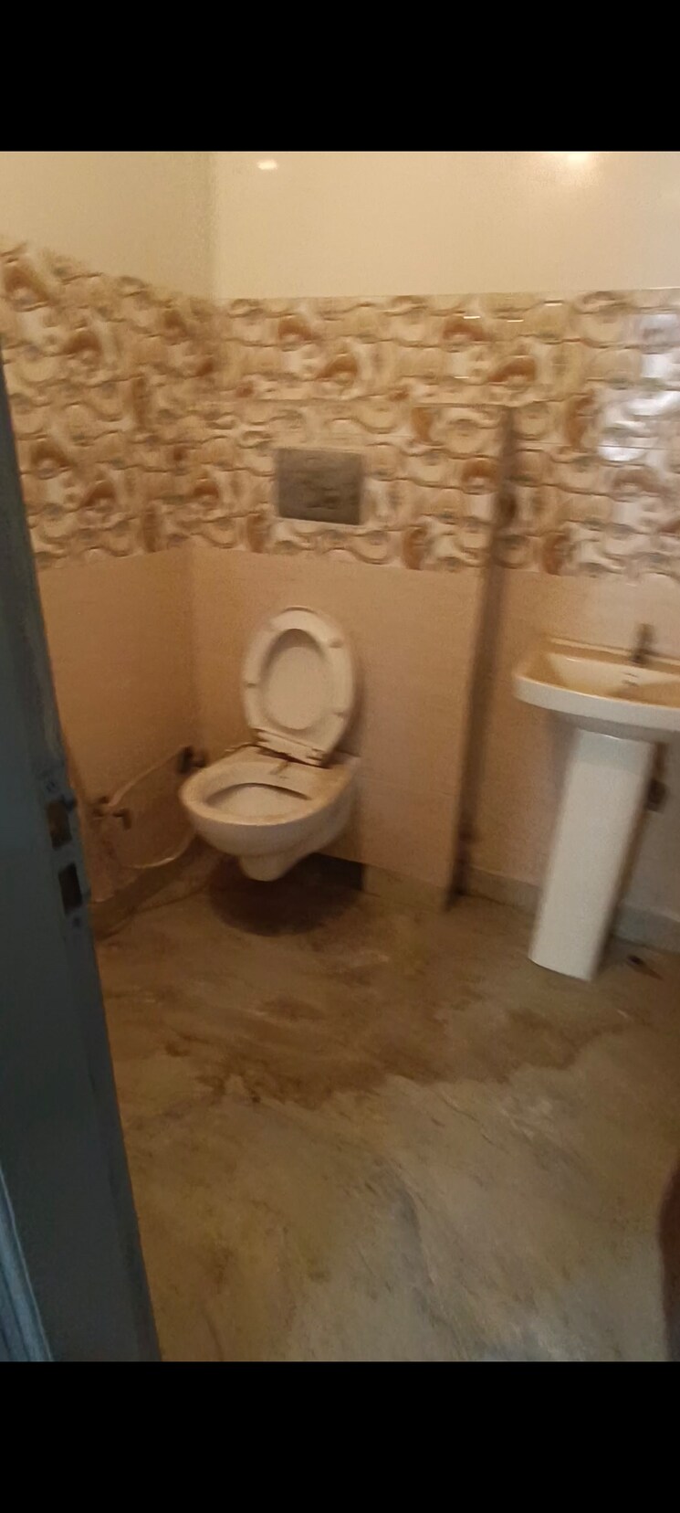 Bathroom, burari 2 Bedroom 600 Sq.Ft. Builder Floor In Burari Delhi 8785319