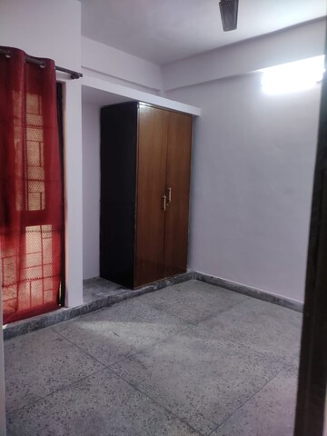 Room in 1 BHK Apartment at Mohan Cooperative Industrial Estate – for Rent