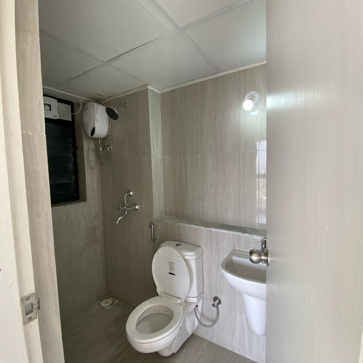 Attached Bathroom, runwal-gardens-phase-2 2 Bedroom 670 Sq.Ft. Apartment In Kalyan Shilphata Road Thane 8785293