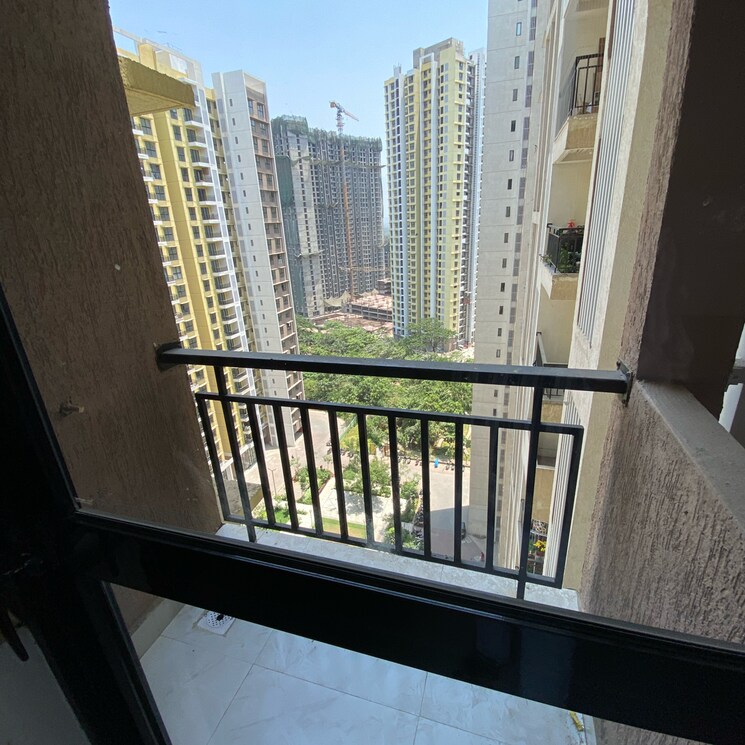 Balcony, runwal-gardens-phase-2 2 Bedroom 670 Sq.Ft. Apartment In Kalyan Shilphata Road Thane 8785293