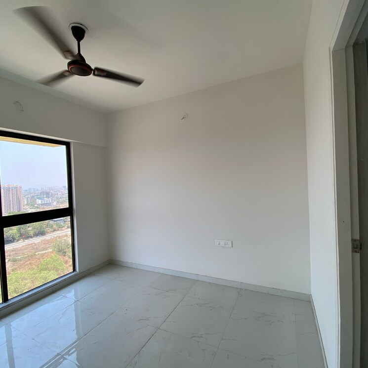 Room, runwal-gardens-phase-2 2 Bedroom 670 Sq.Ft. Apartment In Kalyan Shilphata Road Thane 8785293