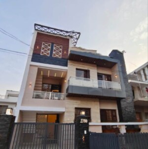 5 BHK Villa For Sale in Kalindi Kunj