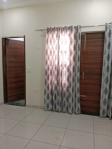 Room in 2 BHK Builder Floor at Huda – for Rent