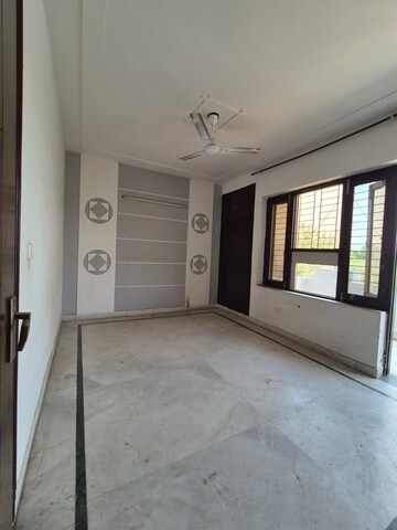 4 BHK Builder Floor For Rent in Green Fields Colony
