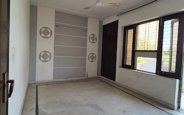 4 BHK Builder Floor For Rent in Green Fields Colony