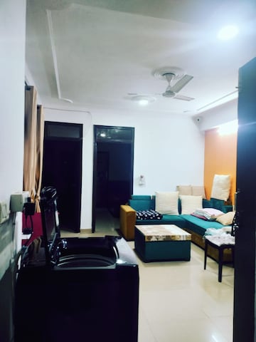 Living Room in 3 BHK Builder Floor at Paryavaran Complex – for Rent