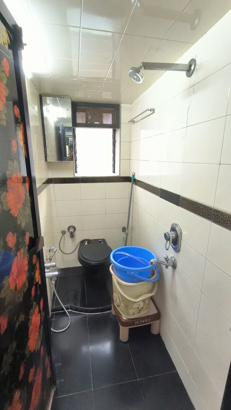 Bathroom, adarsh-nagar-chs-worli 1.5 Bedroom 550 Sq.Ft. Apartment In Worli Mumbai 8785314