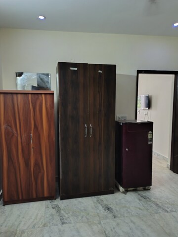 Furnished Amenities in 1 BHK Builder Floor at South City 1 – for Rent