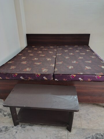 Furnished Amenities in 1 BHK Builder Floor at South City 1 – for Rent