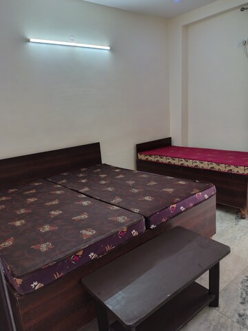Furnished Amenities in 1 BHK Builder Floor at South City 1 – for Rent