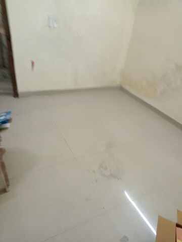 Room in 2 BHK Builder Floor at Paryavaran Complex – for Rent