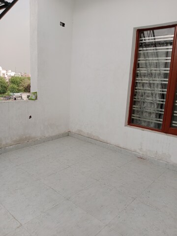 Room in 2 BHK Builder Floor at Huda – for Rent