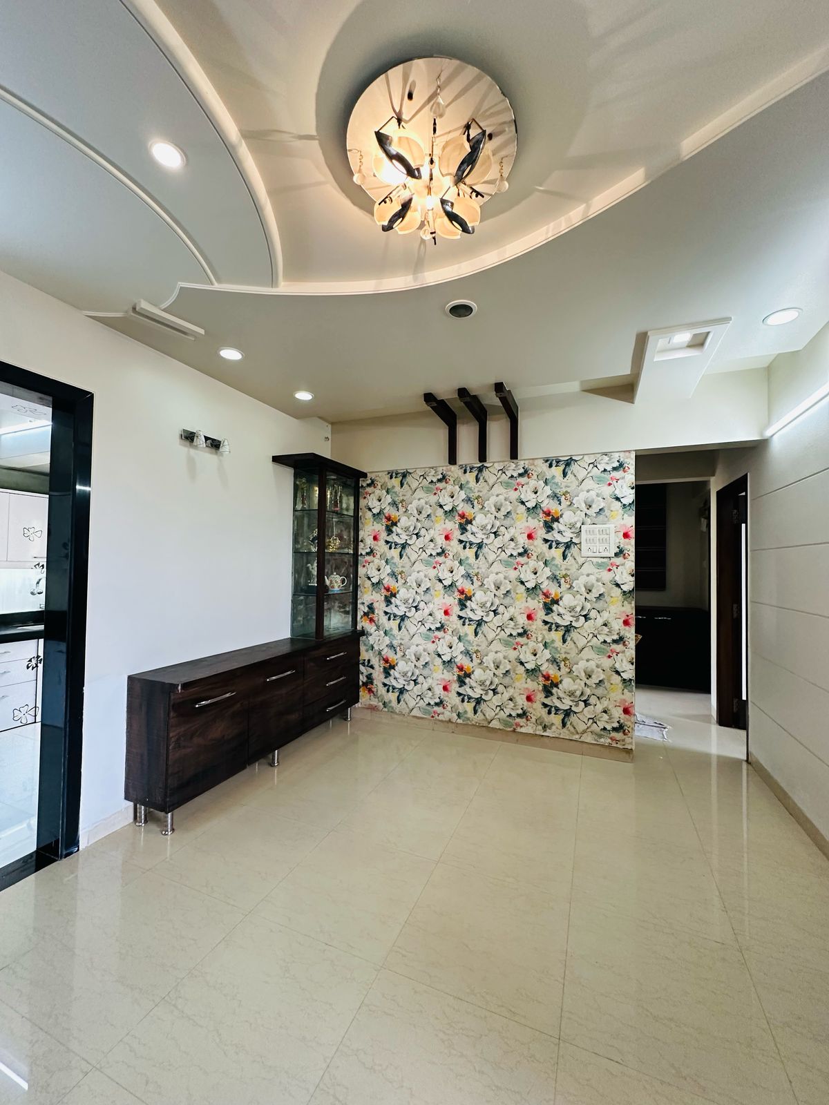 1 BHK 630 Sq.Ft. Apartment in Aashapura Crown City