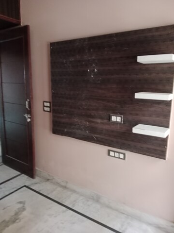 Room in 2 BHK Builder Floor at Huda – for Rent