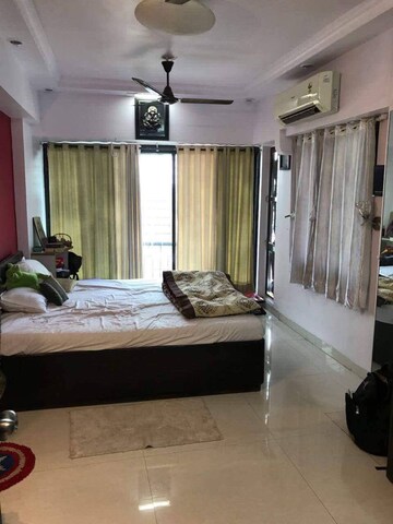 Living Room in 3.5 BHK Apartment at Kaveri CHS Andheri West, Andheri West – for Rent