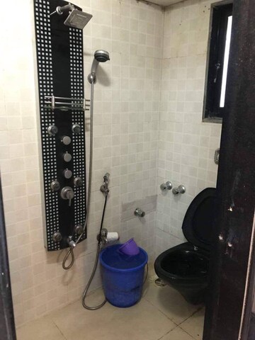 Bathroom in 3.5 BHK Apartment at Kaveri CHS Andheri West, Andheri West – for Rent