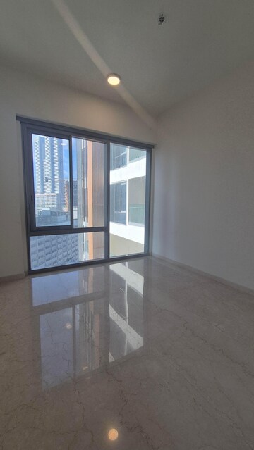 Room in 3 BHK Apartment at Piramal Mahalaxmi, Mahalaxmi – for Rent