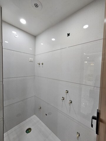 Furnished Amenities in 2 BHK Builder Floor at Nawada – for Sale