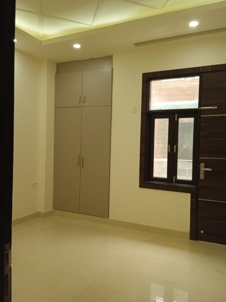 Room, igi airport area 4 Bedroom 1700 Sq.Ft. Builder Floor In Igi Airport Area Delhi 8785458