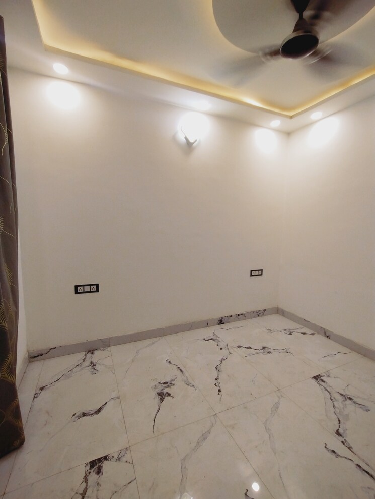 Room, uttam nagar west 1 Bedroom 400 Sq.Ft. Builder Floor In Uttam Nagar West Delhi 8785468