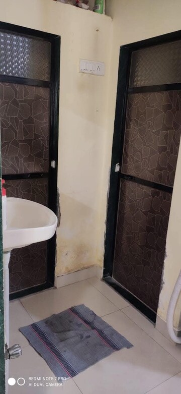 Bathroom in 1 BHK Apartment at Dombivli West – for Rent