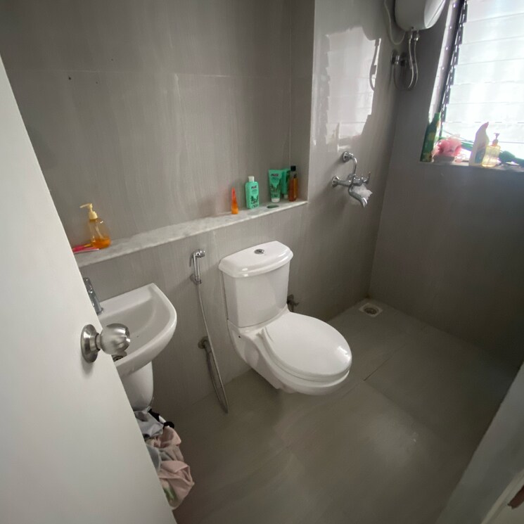 Bathroom, runwal-gardens-phase-2 1 Bedroom 470 Sq.Ft. Apartment In Kalyan Shilphata Road Thane 8785507