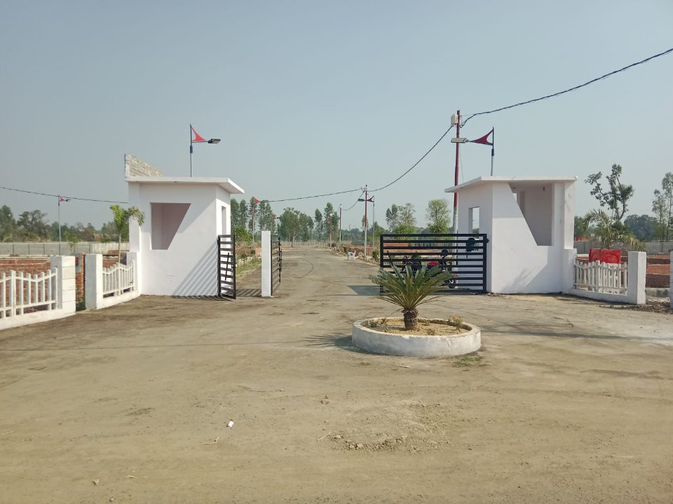 Plot For Sale in Iscon Valley 