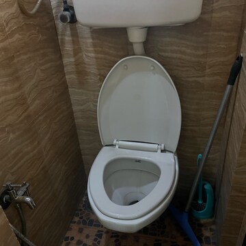 Bathroom in 1 BHK Apartment at Shah Complex 3, Sanpada Sector 1 – for Sale