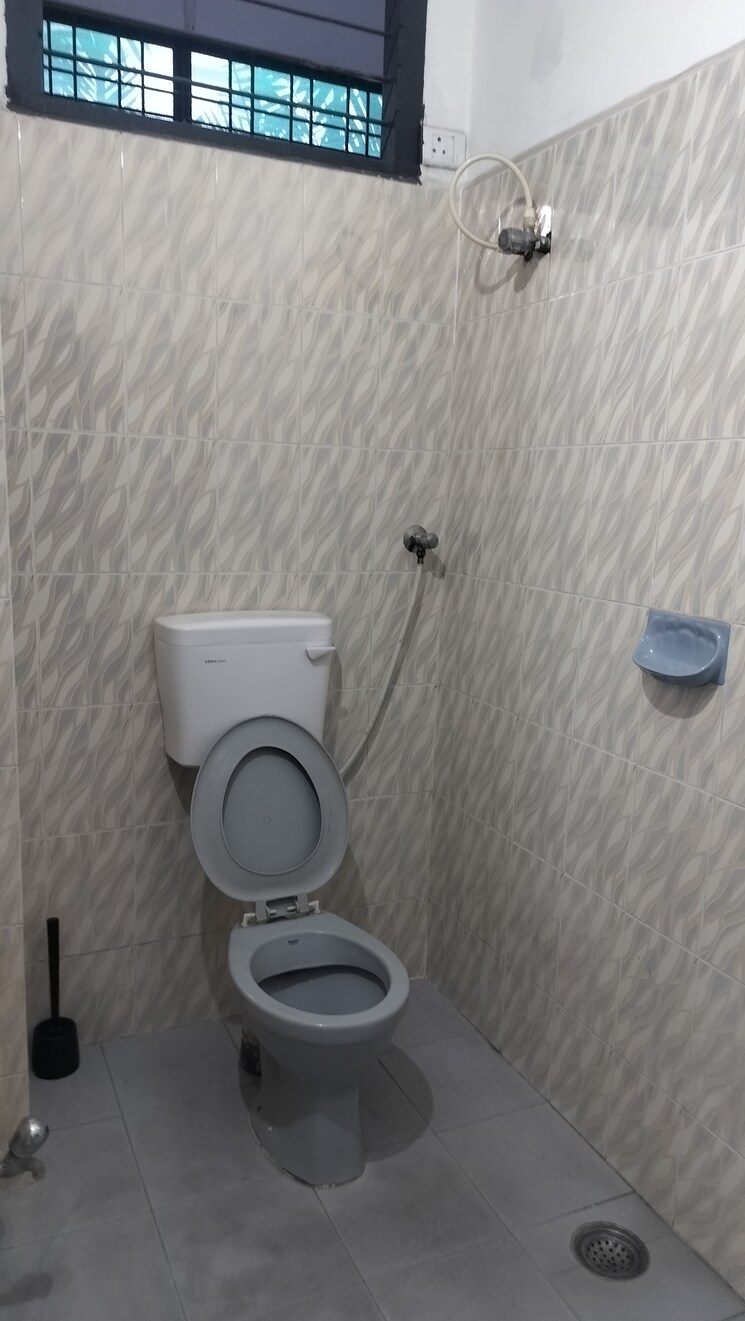 Bathroom, jubilee hills 3 Bedroom 1800 Sq.Ft. Apartment In Jubilee Hills Hyderabad 8785545