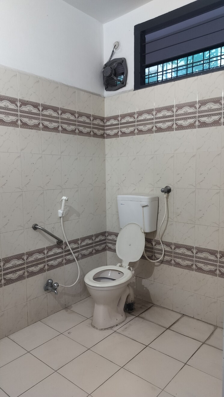 Bathroom, jubilee hills 3 Bedroom 1800 Sq.Ft. Apartment In Jubilee Hills Hyderabad 8785545