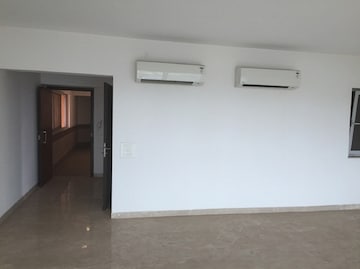 Room in 3 BHK Apartment at Oberoi Exquisite Goregaon, Goregaon East – for Sale