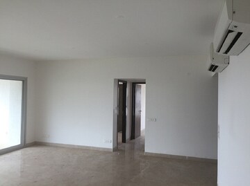 Room in 3 BHK Apartment at Oberoi Exquisite Goregaon, Goregaon East – for Sale