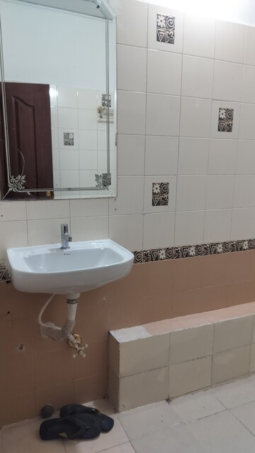 Bathroom in 3 BHK Apartment at Jubilee Hills – for Sale