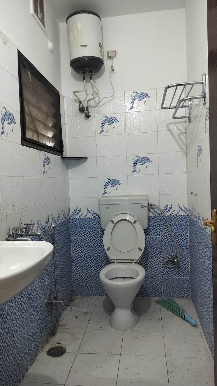 Bathroom, jubilee hills 3 Bedroom 1800 Sq.Ft. Apartment In Jubilee Hills Hyderabad 8785553
