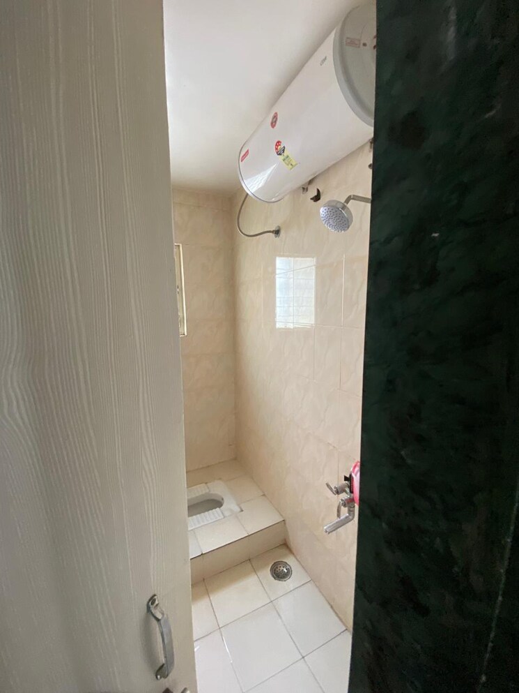 Bathroom, tejashree-chs-bhusari-colony 2 Bedroom 1000 Sq.Ft. Apartment In Bhusari Colony Pune 8785561