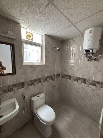 Bathroom in 3 BHK Builder Floor at Signature Global Park 4 and 5, Sohna Sector 36 – for Rent