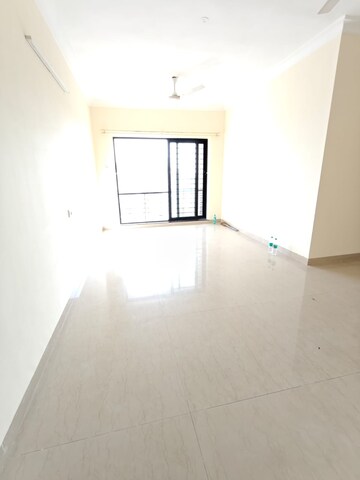 2 BHK Apartment For Rent in Serenity Heights, Malad West