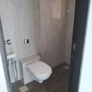 Bathroom in 1 BHK Apartment at Worli – for Rent