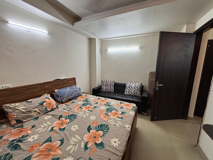 Bedroom, sector 43 2 Bedroom 1300 Sq.Ft. Builder Floor In Sector 43 Gurgaon 8785634