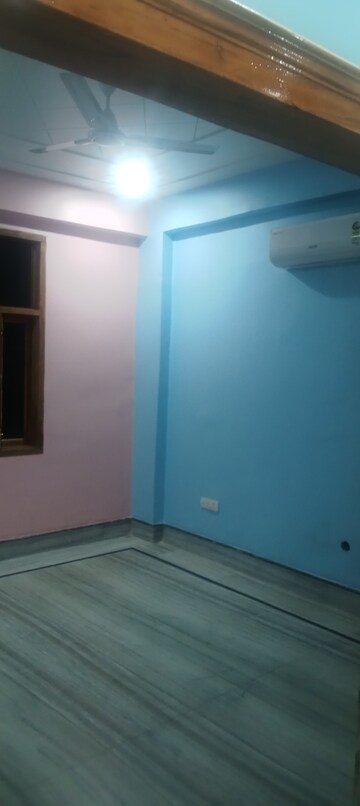 Room in 2 BHK Independent House at Delta I Greater Noida – for Rent