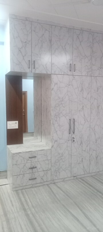 Room in 2 BHK Independent House at Delta I Greater Noida – for Rent