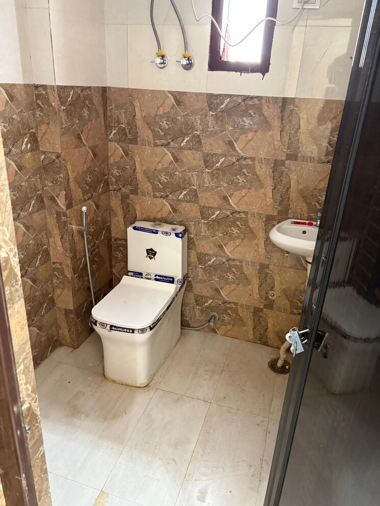 Bathroom, lotus-homz 2 Bedroom 696 Sq.Ft. Apartment In Sector 111 Gurgaon 8785644