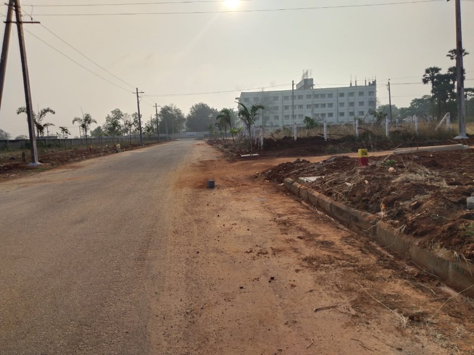 Plot For Sale in Legend Summit